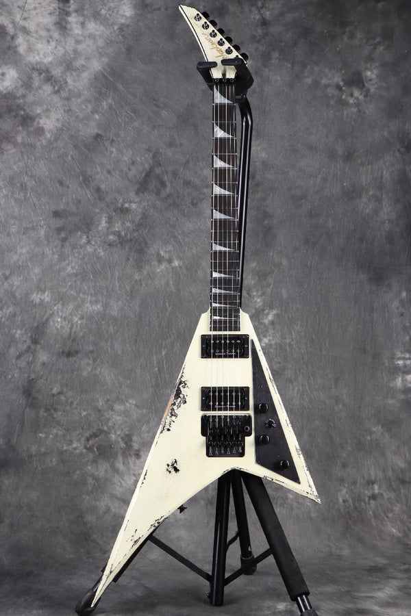 Rhoads Vanilla Shake Over Black Nitro Tour Relic マルチレイヤー×レリック仕上げのRHOADS！ 2026 NAMM SHOW特別限定モデル！