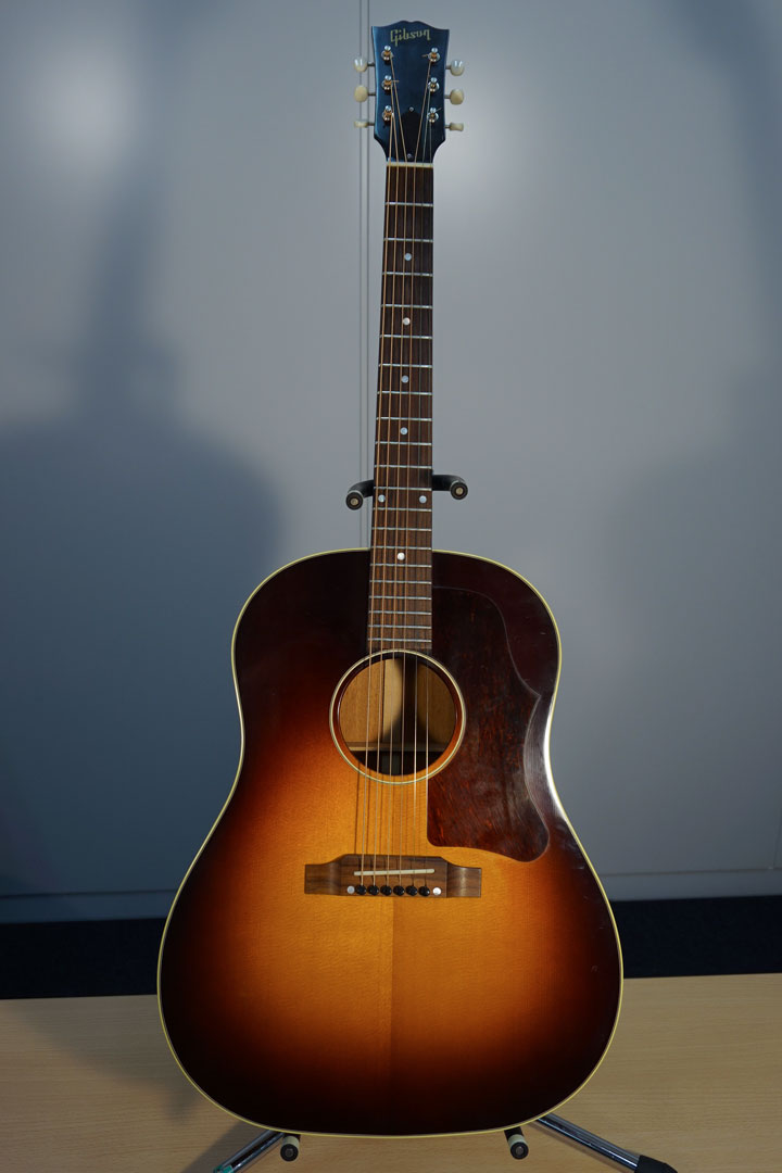 Gibson J-45“The59” 写真