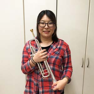 三宅　由里子