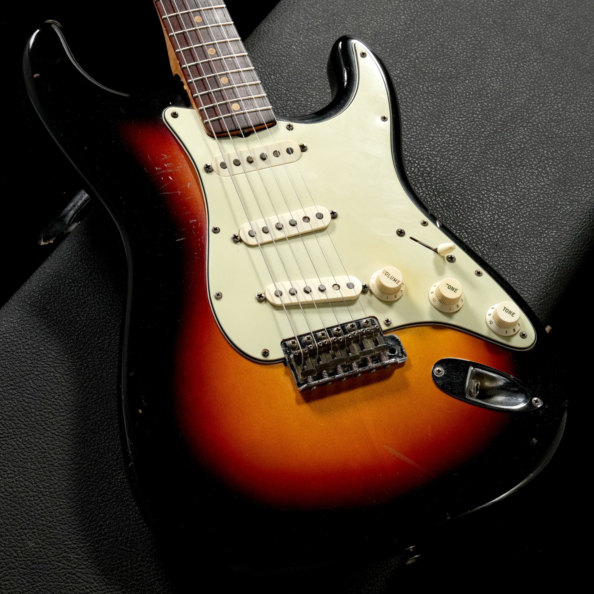 【渋谷店VINTAGEブログ#102】FENDER 1964年製 Stratocaster Sunburst