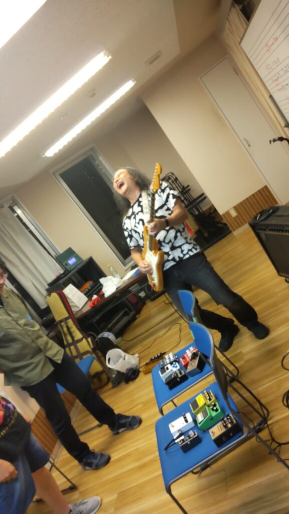 淺野 芳樹 ギター講師